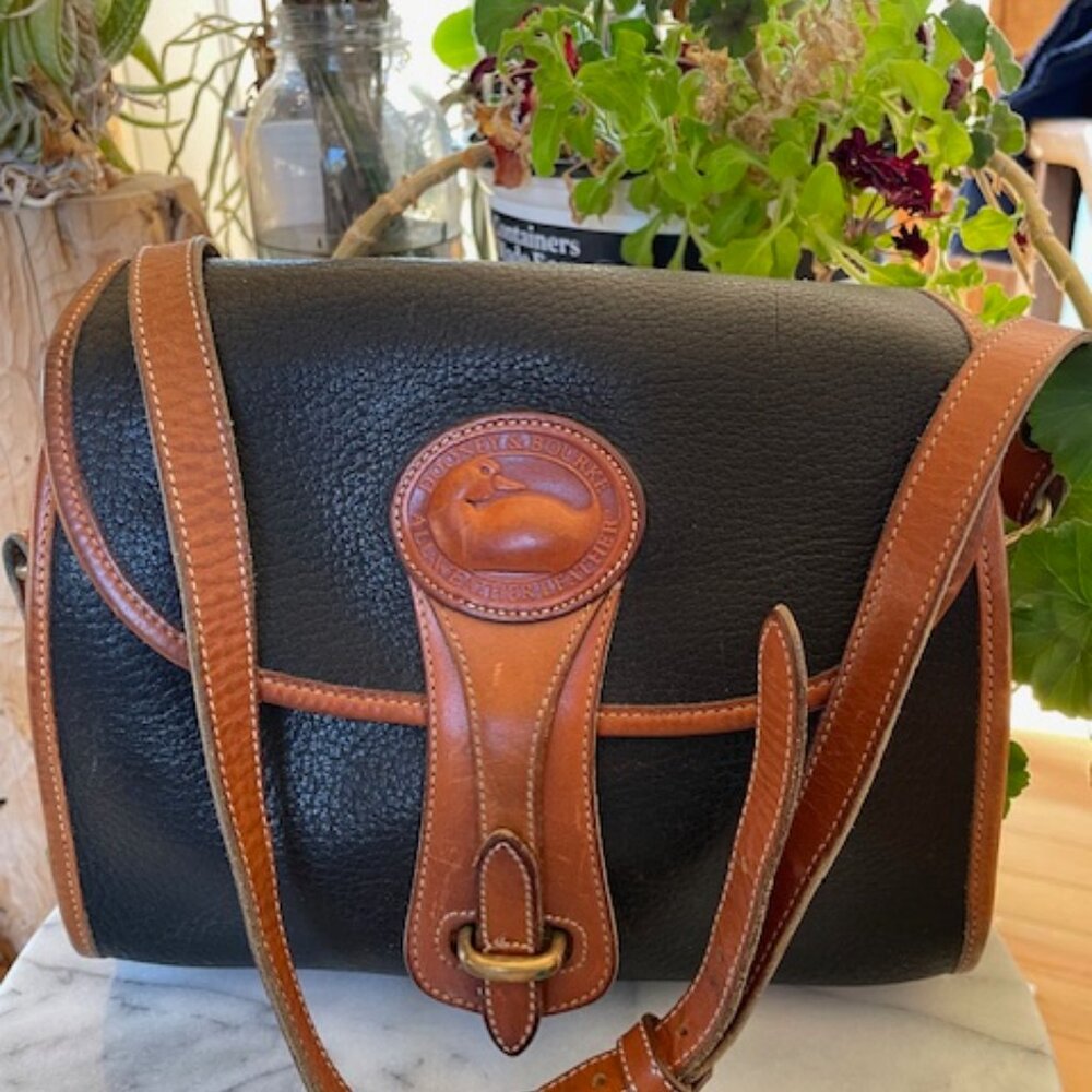Dooney and Bourke Essex black and tan crossbody bag